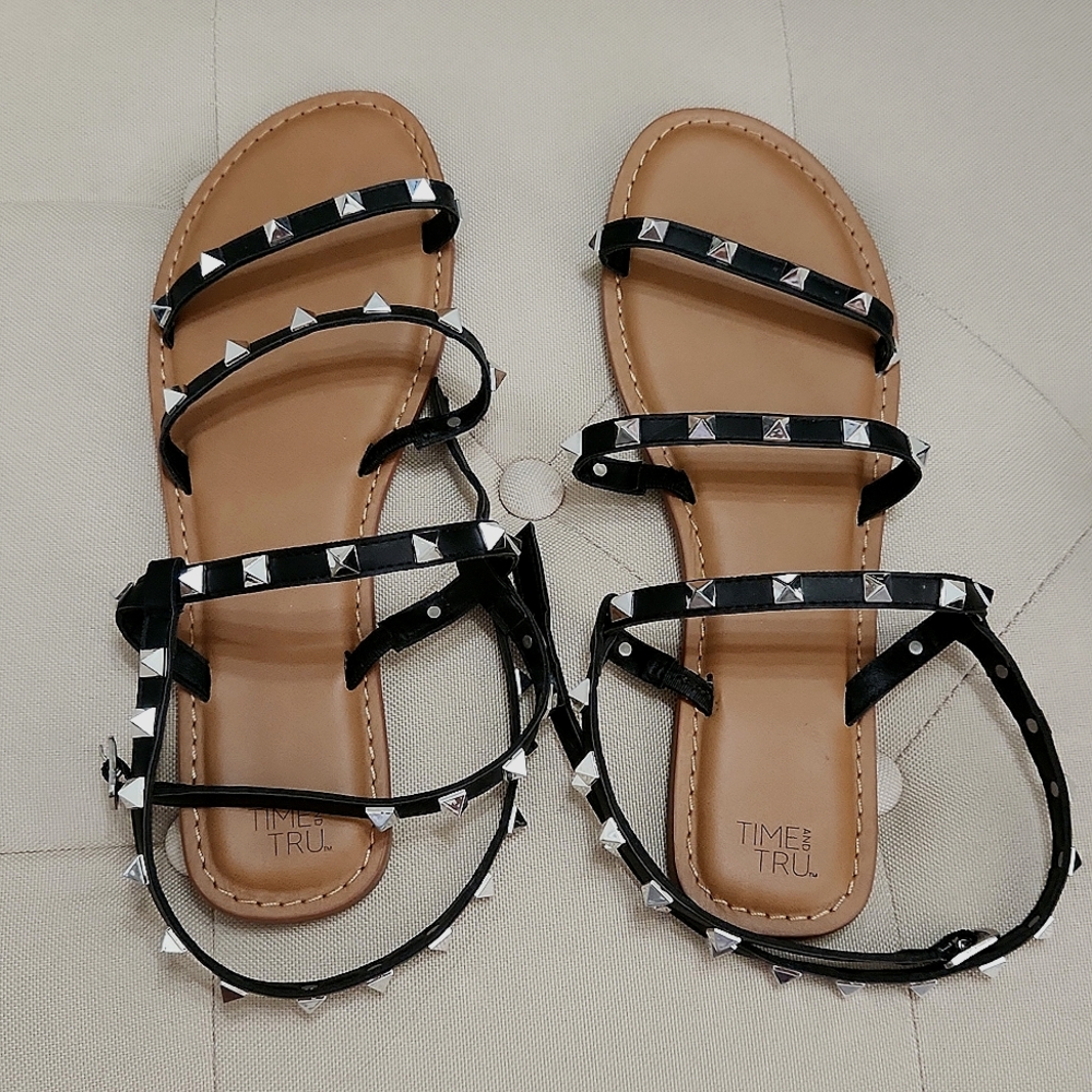 Womans Stud Sandals Size 9